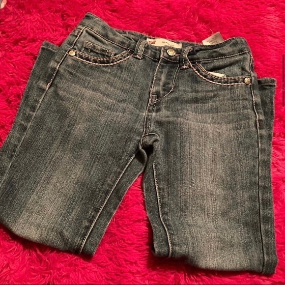 Levi’s Jeans & Unicorn Kitten Shirt - Picture 6 of 10